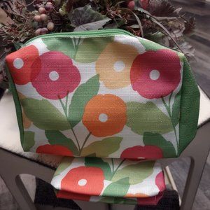 Clinique Floral Poppy Makeup 2-Bag Set